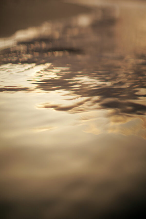 Textura del agua al atardecer LUMEN